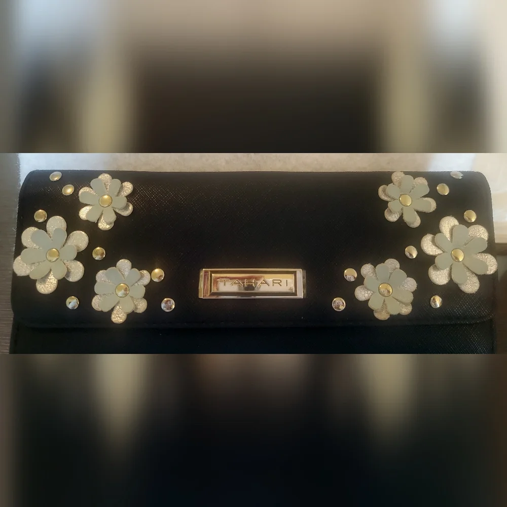 TAHARI Wallet, magnetic front closure, zippered change compartment